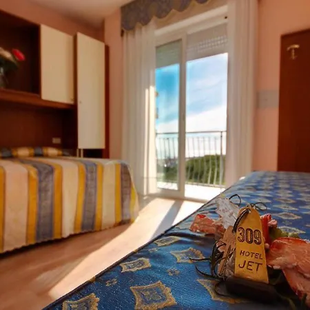 Jet Hotel 3*